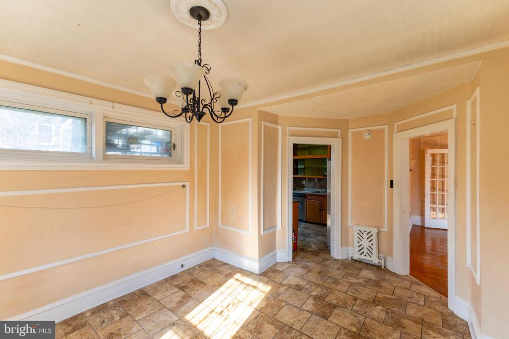 2216 GEORGES LANE