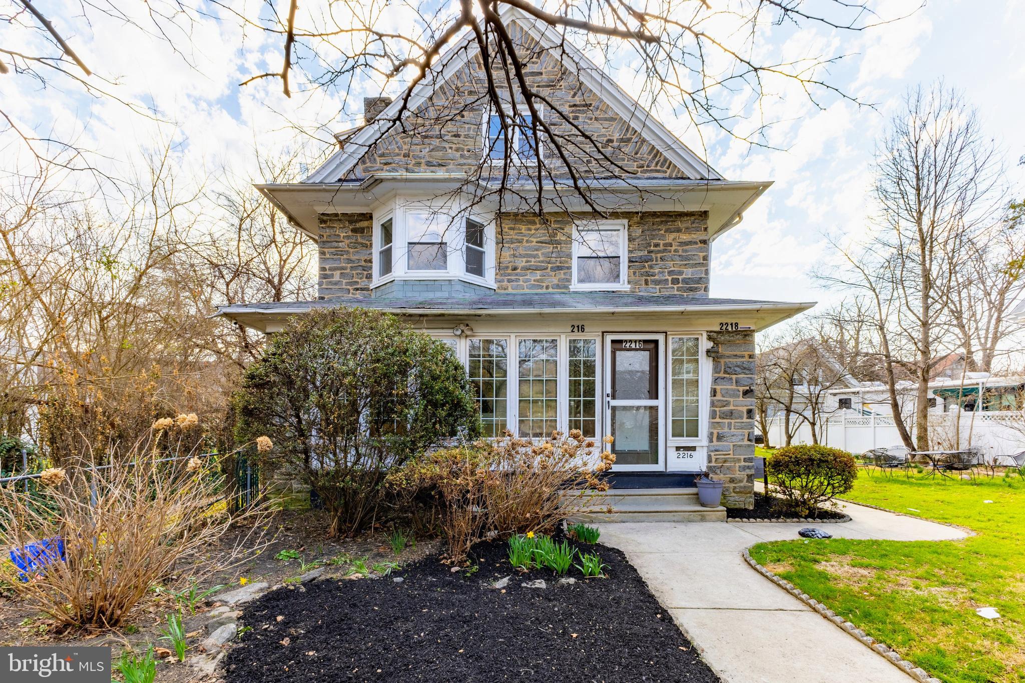 2216 GEORGES LANE