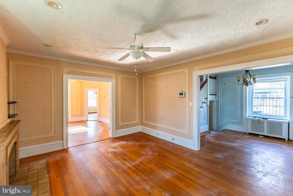 2216 GEORGES LANE