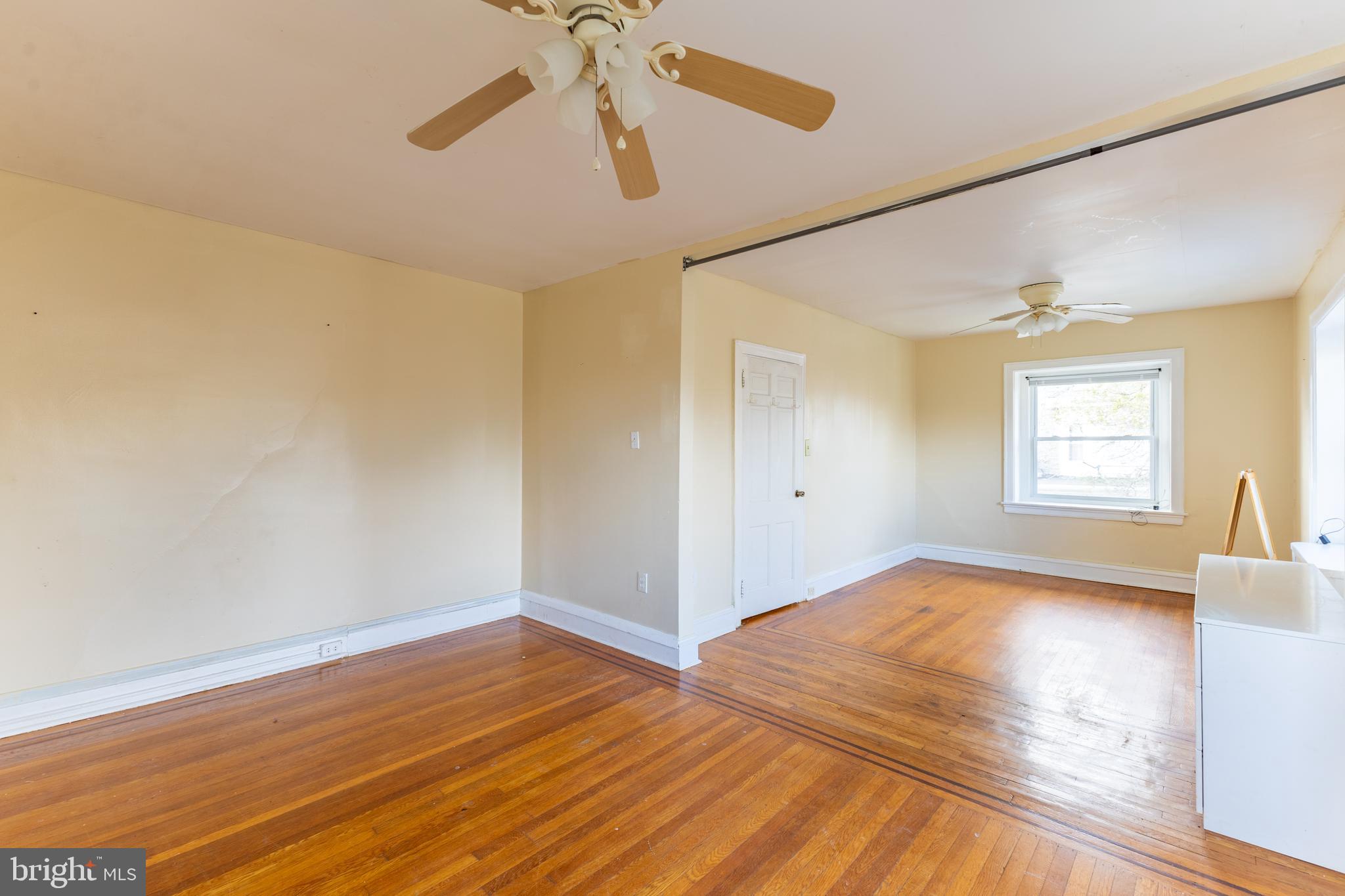 2216 GEORGES LANE