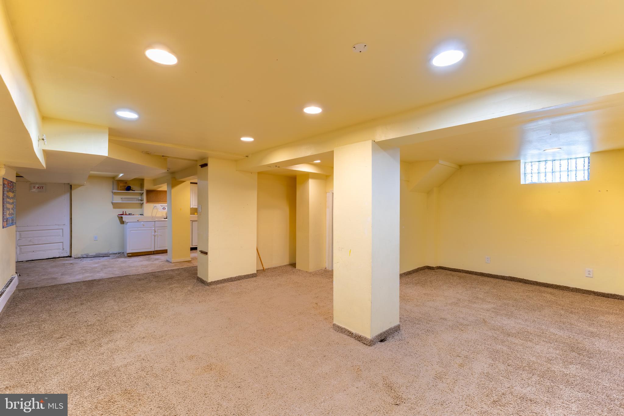 2216 GEORGES LANE