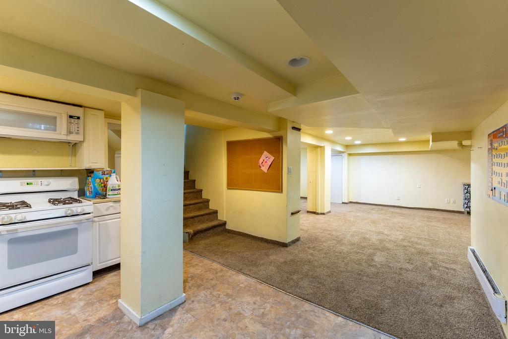 2216 GEORGES LANE