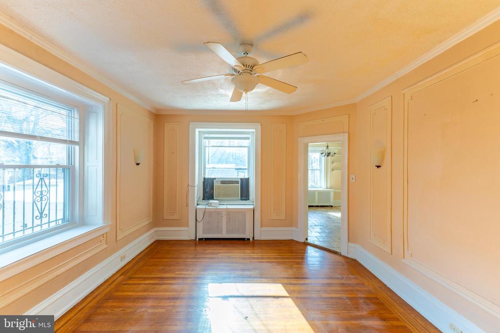 2216 GEORGES LANE