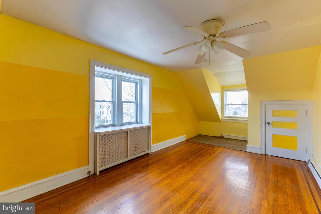 2216 GEORGES LANE