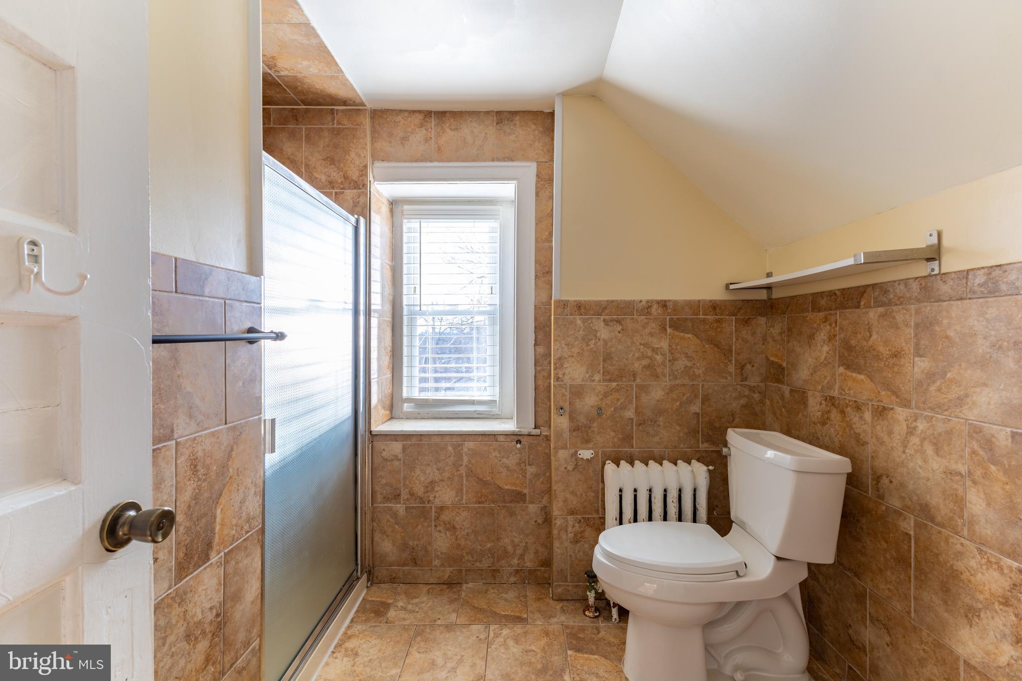 2216 GEORGES LANE