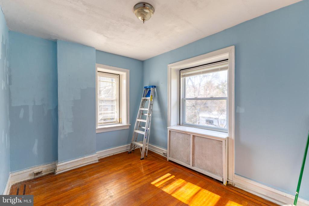 2216 GEORGES LANE