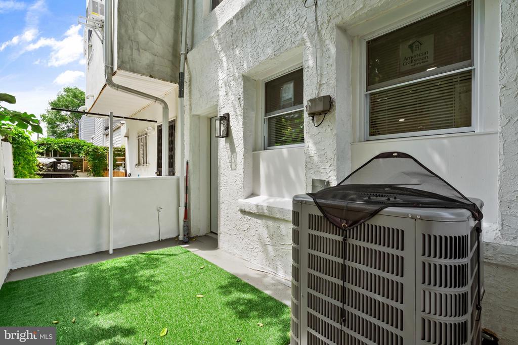 1912 HOFFMAN STREET