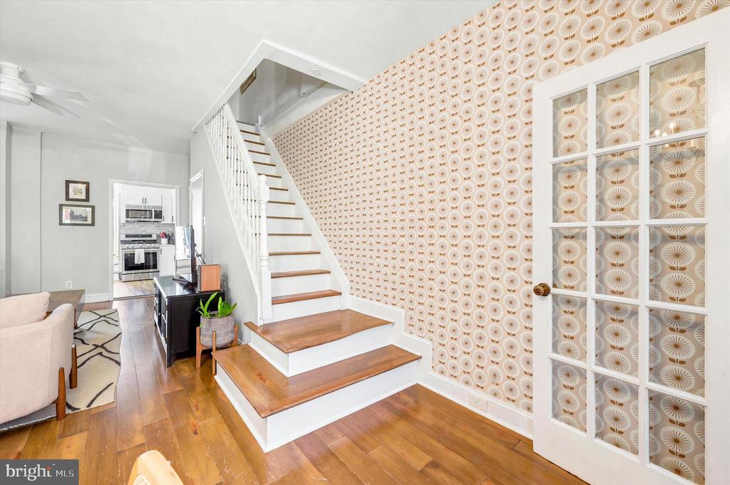 1321 E OXFORD STREET