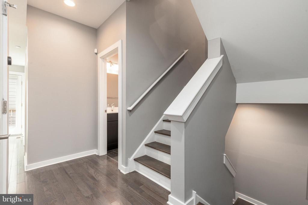 165 E ALLEN STREET 12