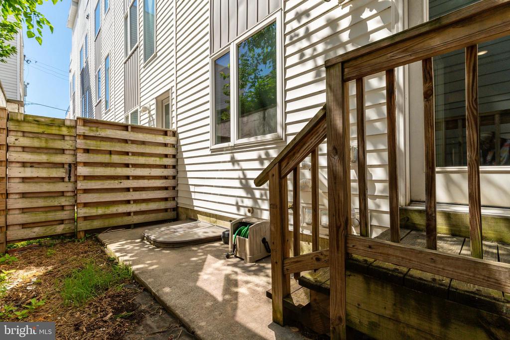 165 E ALLEN STREET 12