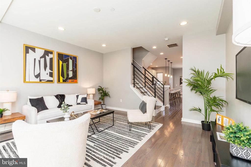 165 E ALLEN STREET 12