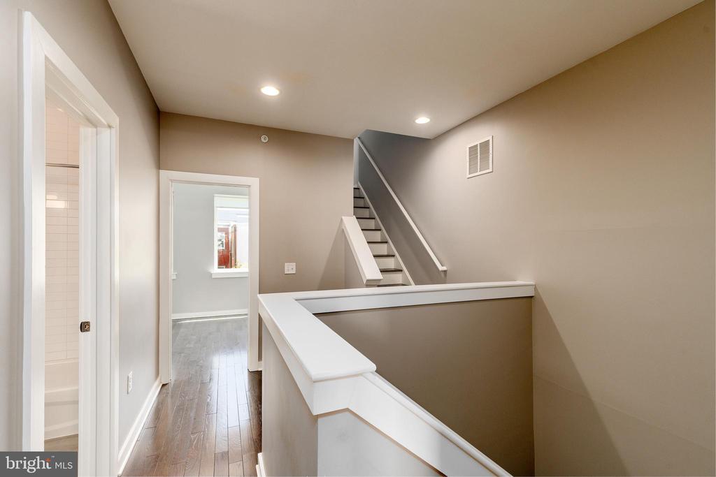 165 E ALLEN STREET 12