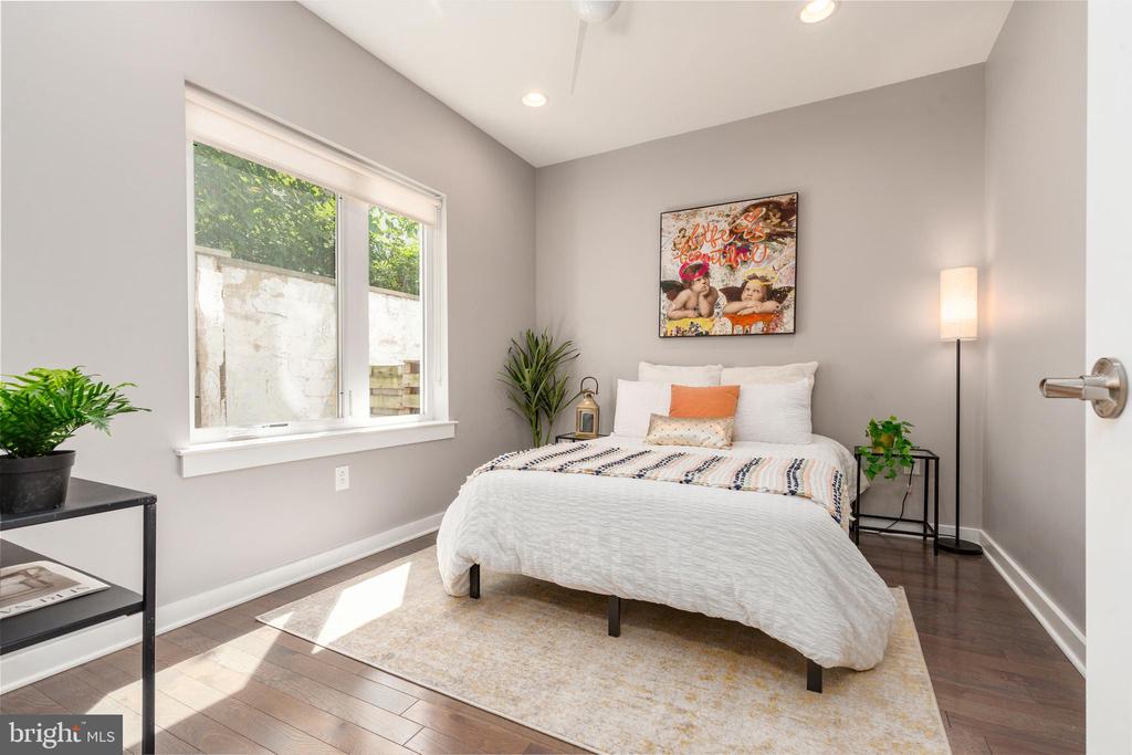 165 E ALLEN STREET 12