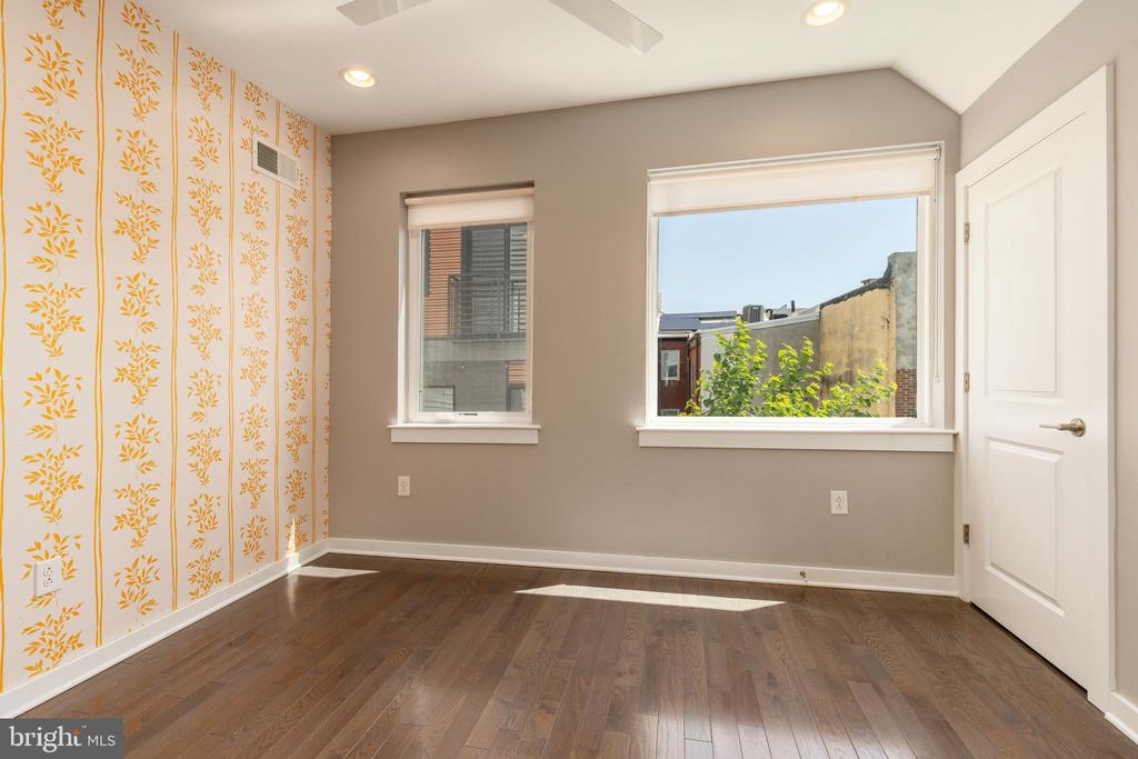165 E ALLEN STREET 12