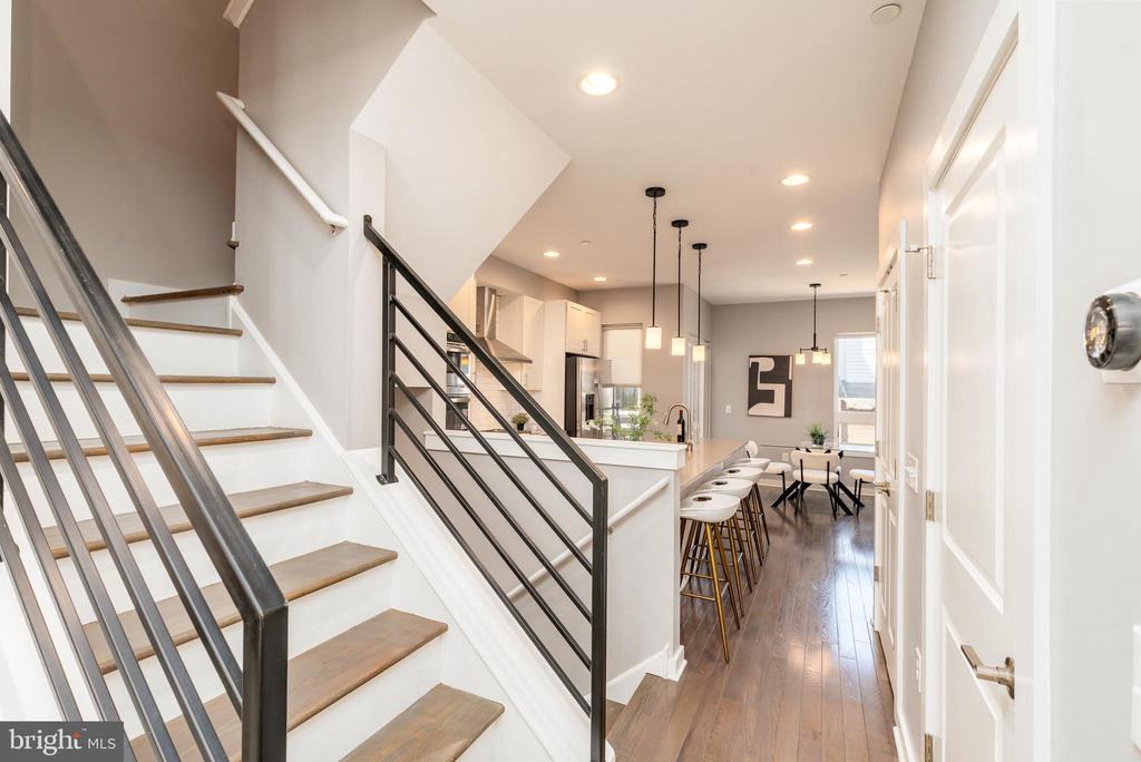 165 E ALLEN STREET 12