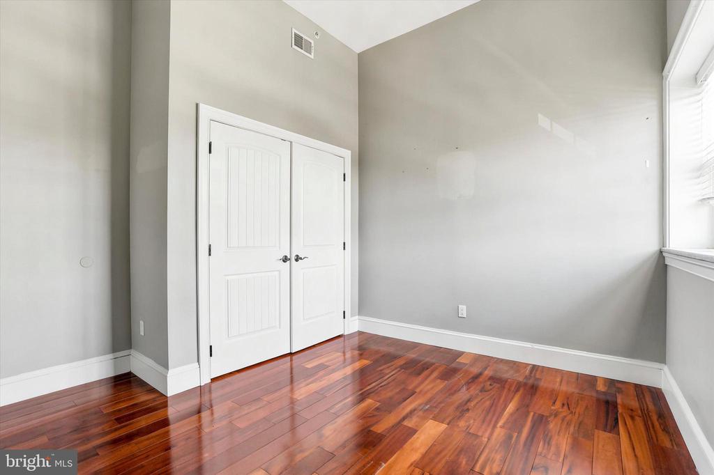 738 S 11TH STREET 3F