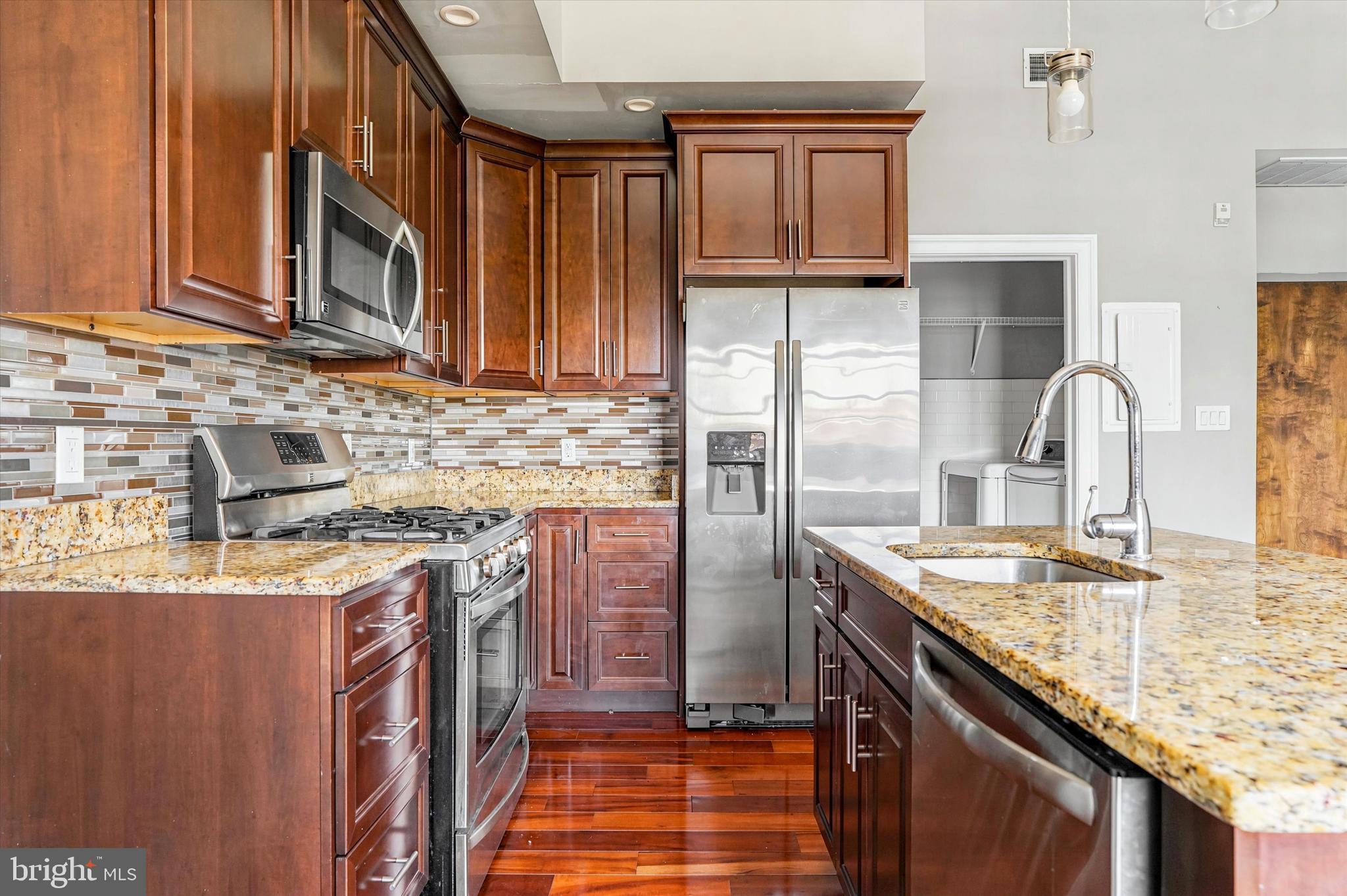 738 S 11TH STREET 3F