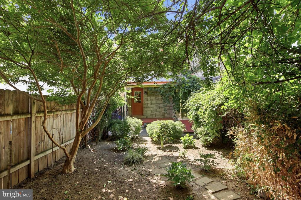 424 MARTIN STREET