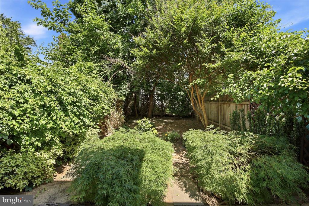 424 MARTIN STREET