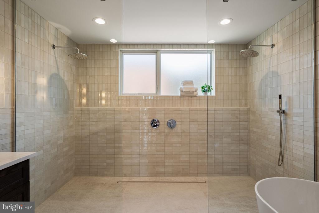 954 N 6TH STREET