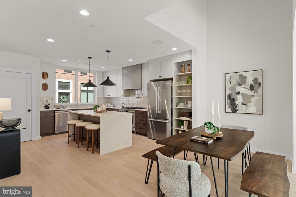 954 N 6TH STREET