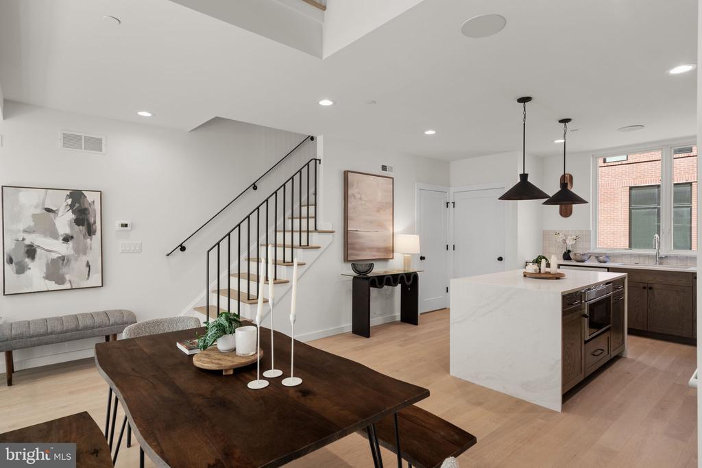 954 N 6TH STREET