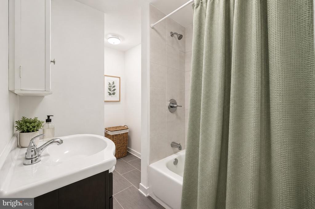 1546 FRANKFORD AVENUE 3B