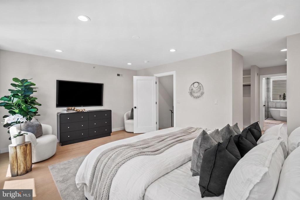 614 BRENNA WALK 27