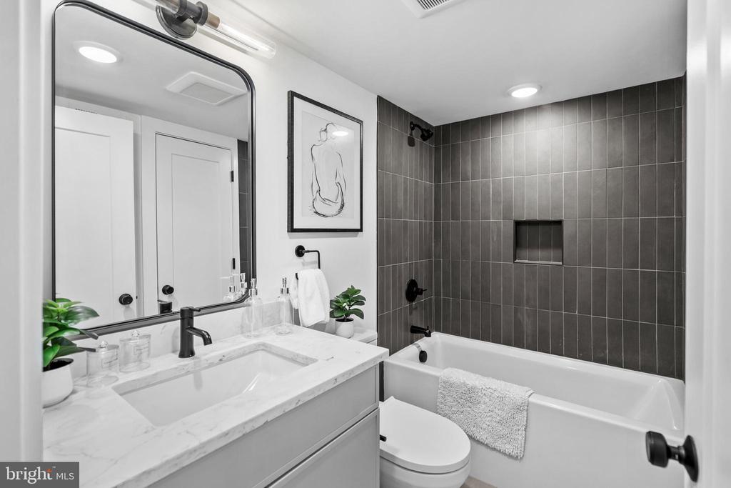 614 BRENNA WALK 27