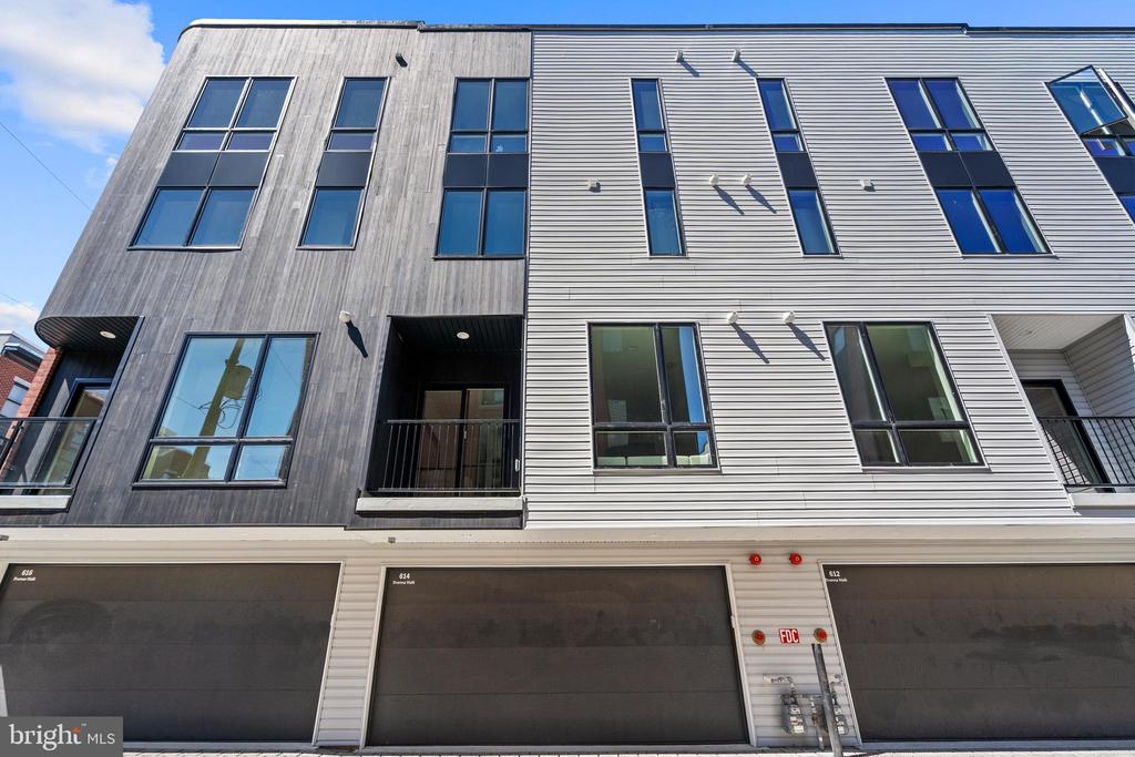 614 BRENNA WALK 27