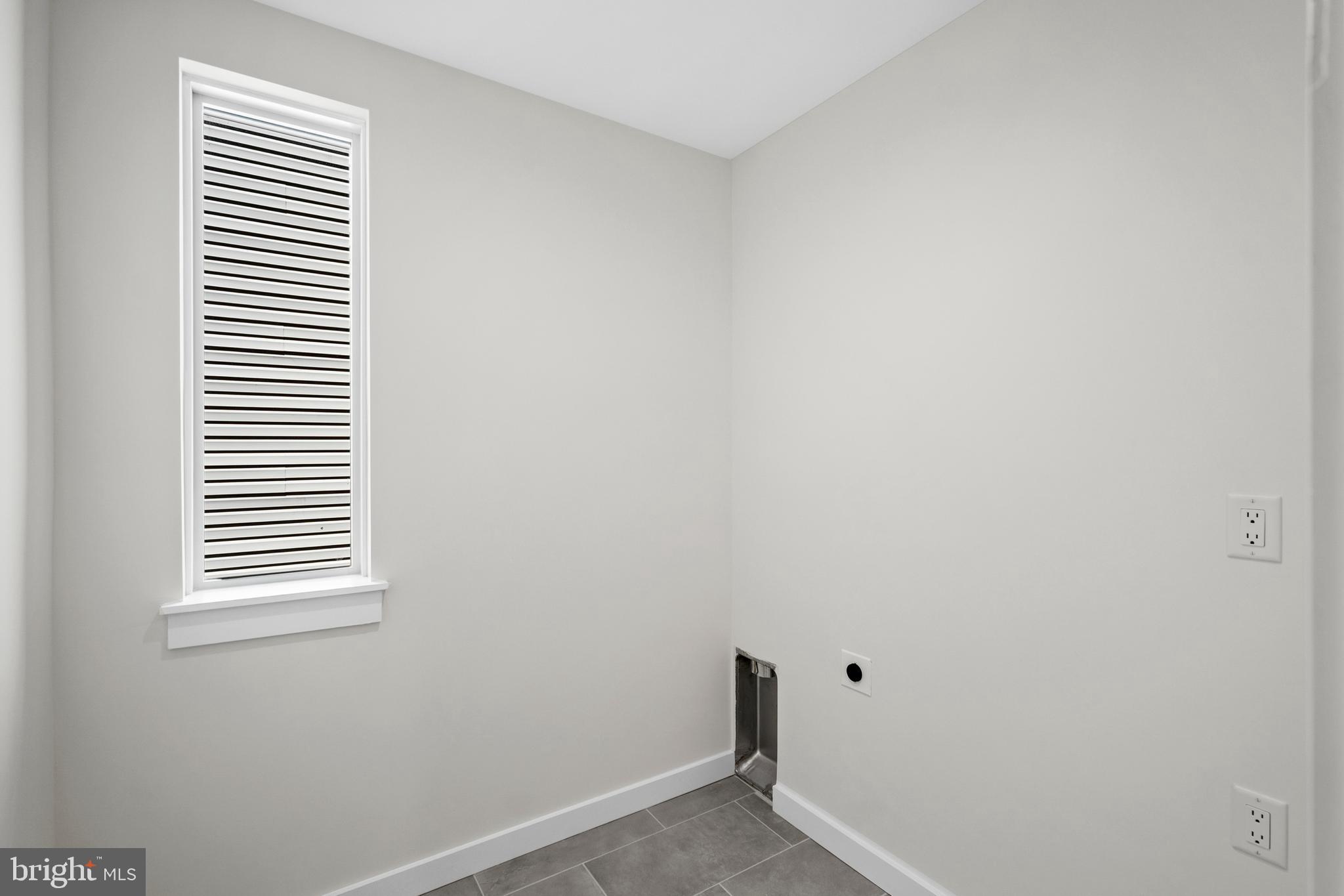614 BRENNA WALK 27