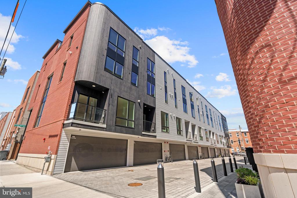 614 BRENNA WALK 27
