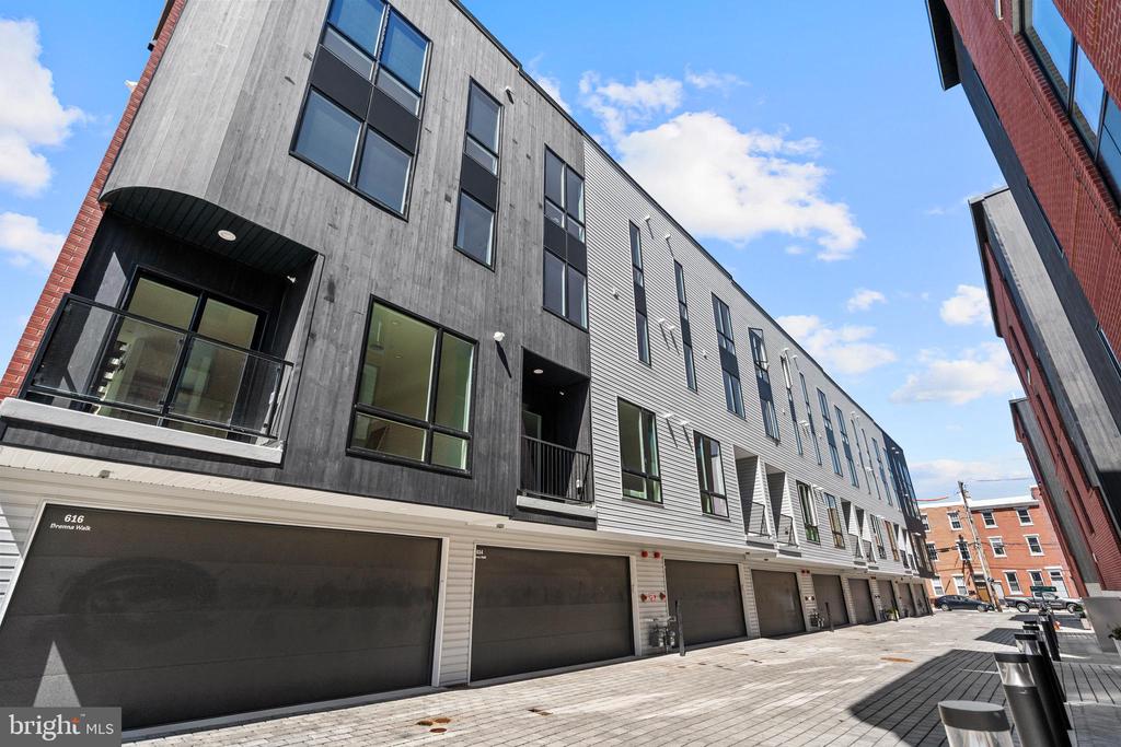 614 BRENNA WALK 27