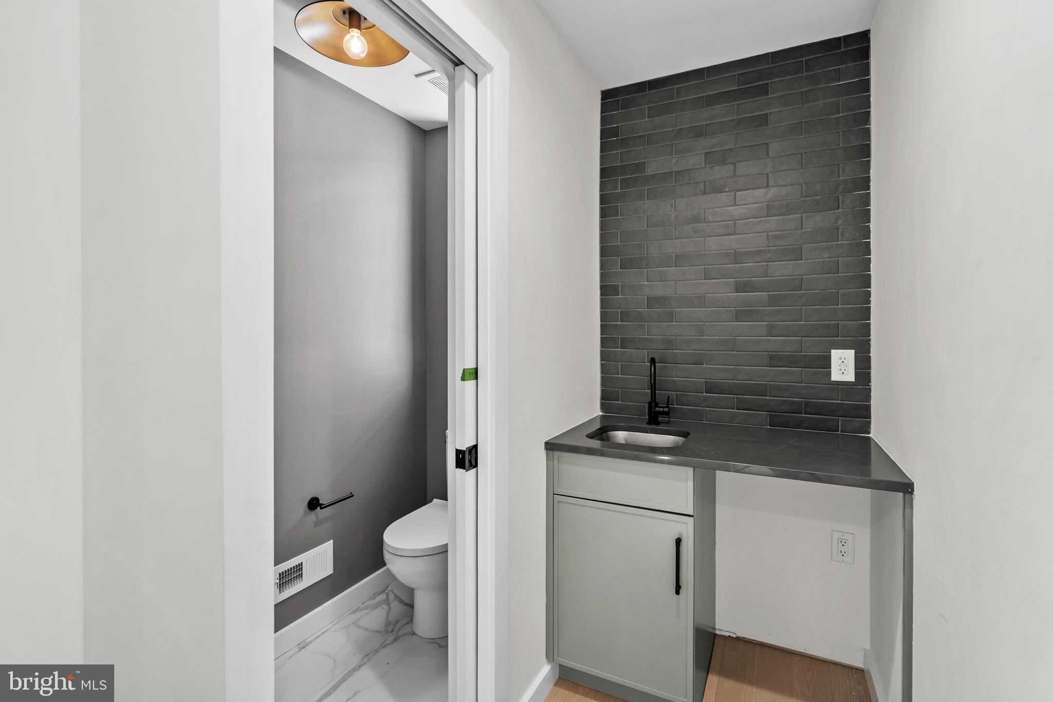 614 BRENNA WALK 27