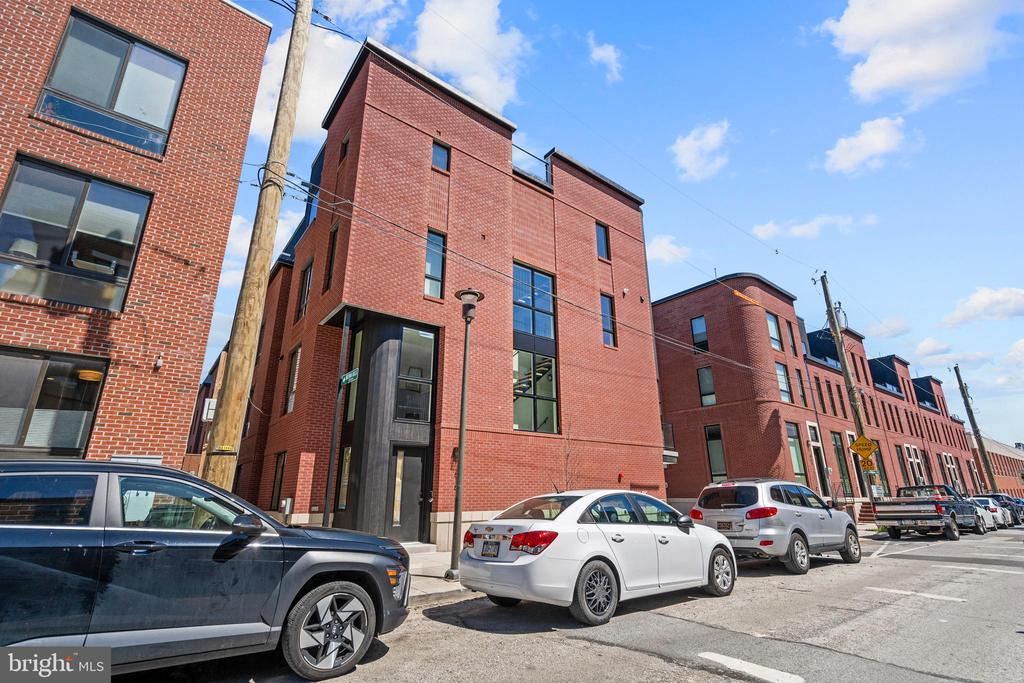 614 BRENNA WALK 27