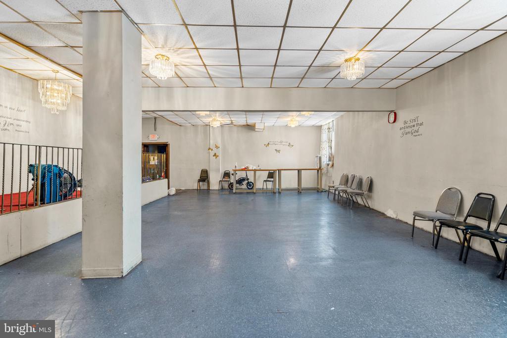 2428 N FAIRHILL STREET 34