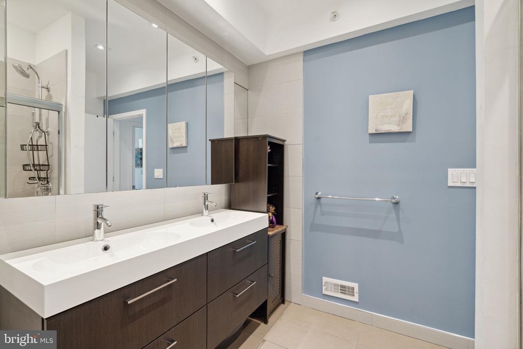 501 VINE STREET 2