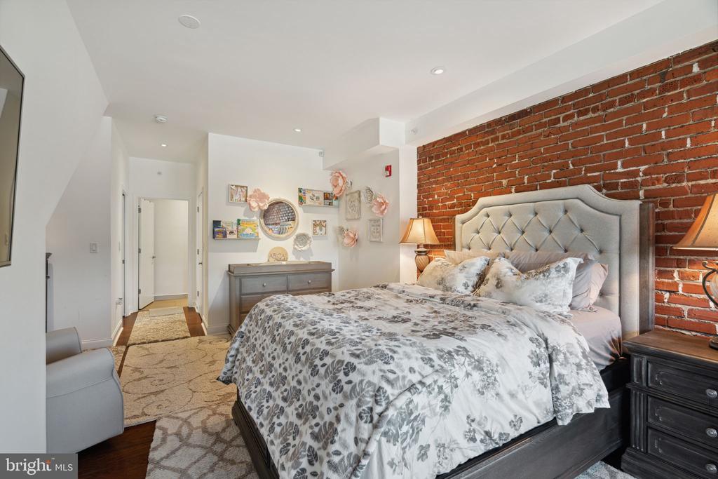 501 VINE STREET 2