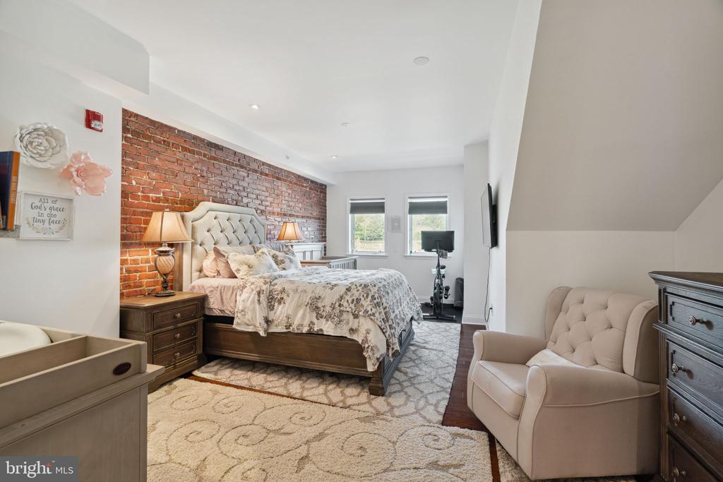 501 VINE STREET 2