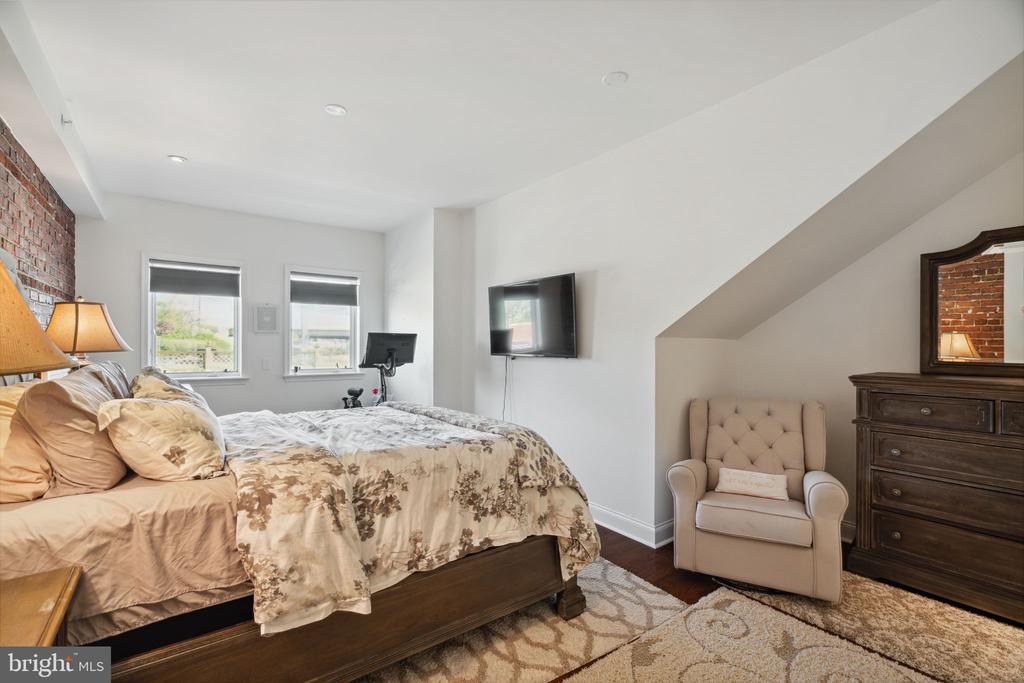 501 VINE STREET 2
