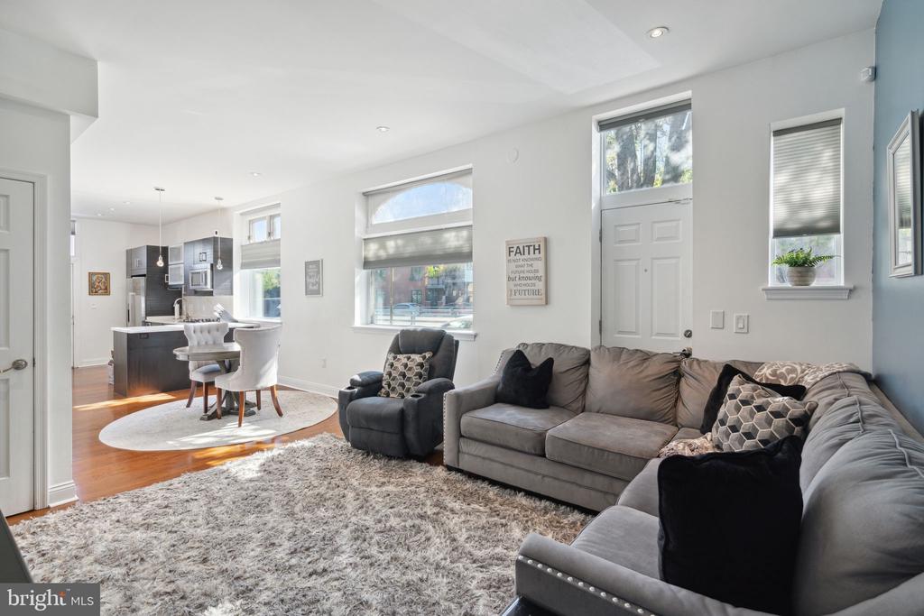 501 VINE STREET 2