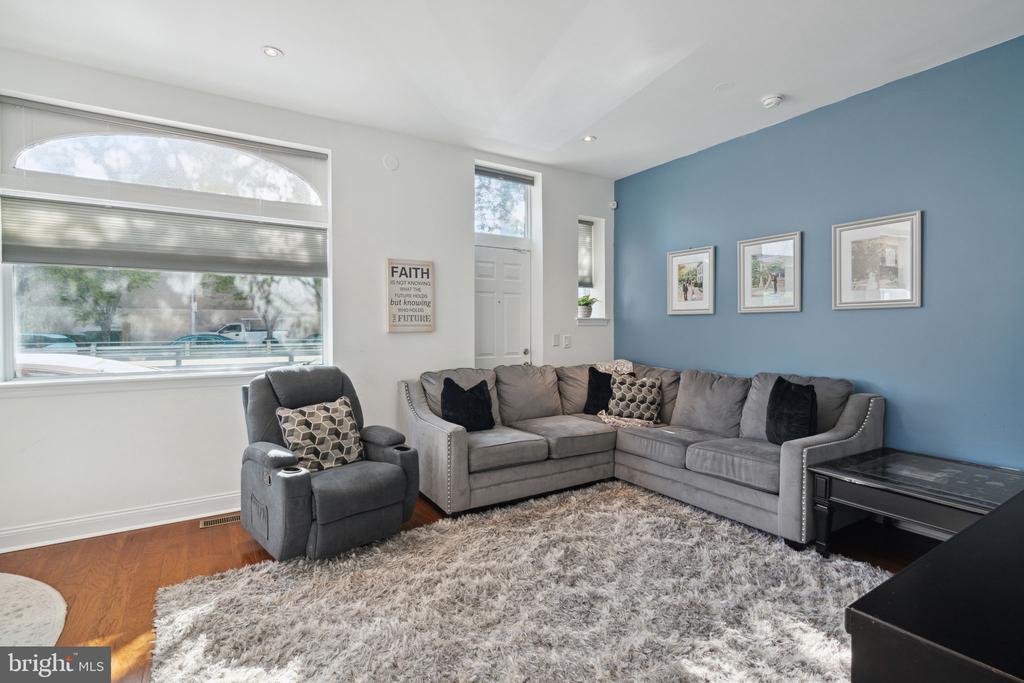 501 VINE STREET 2