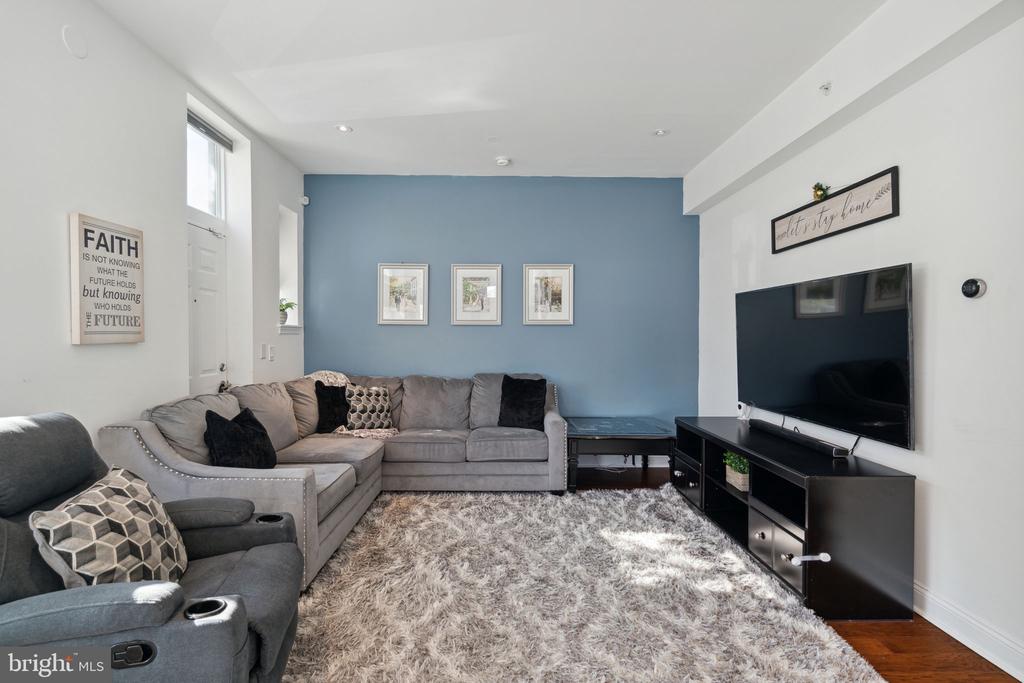 501 VINE STREET 2