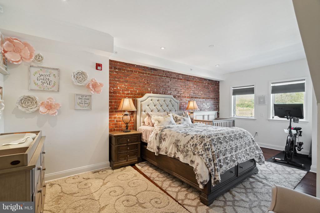 501 VINE STREET 2