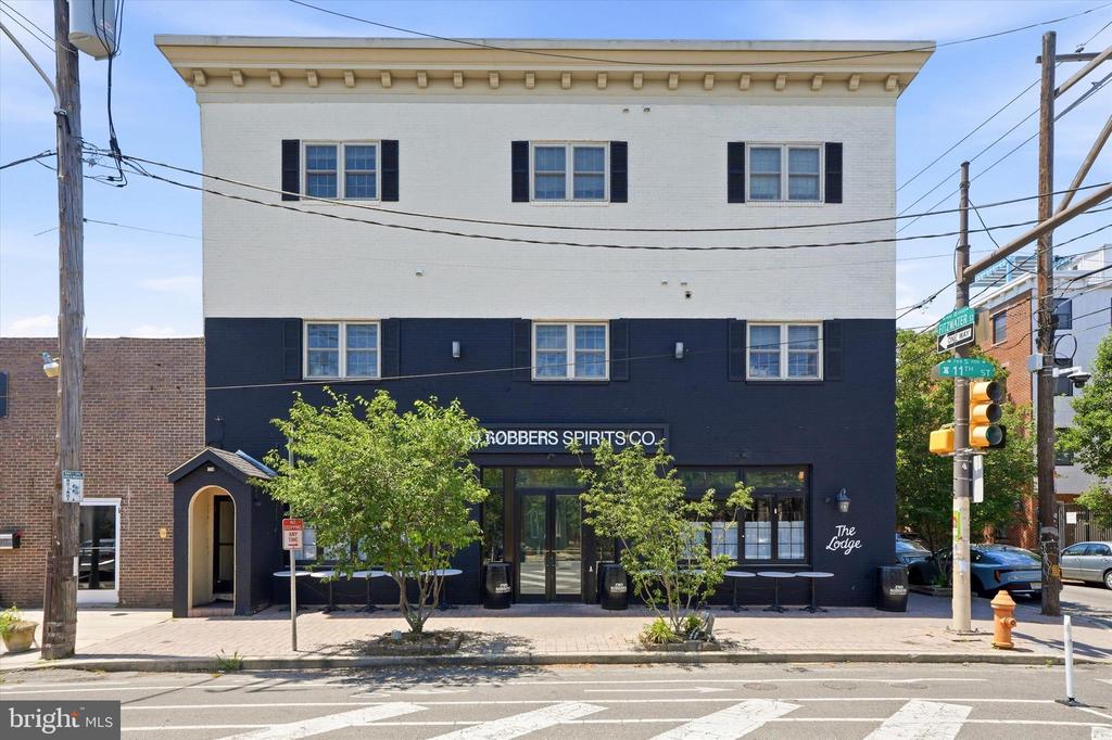 738 S 11TH STREET Unit: 2F