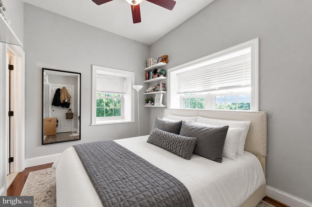 738 S 11TH STREET Unit: 2F