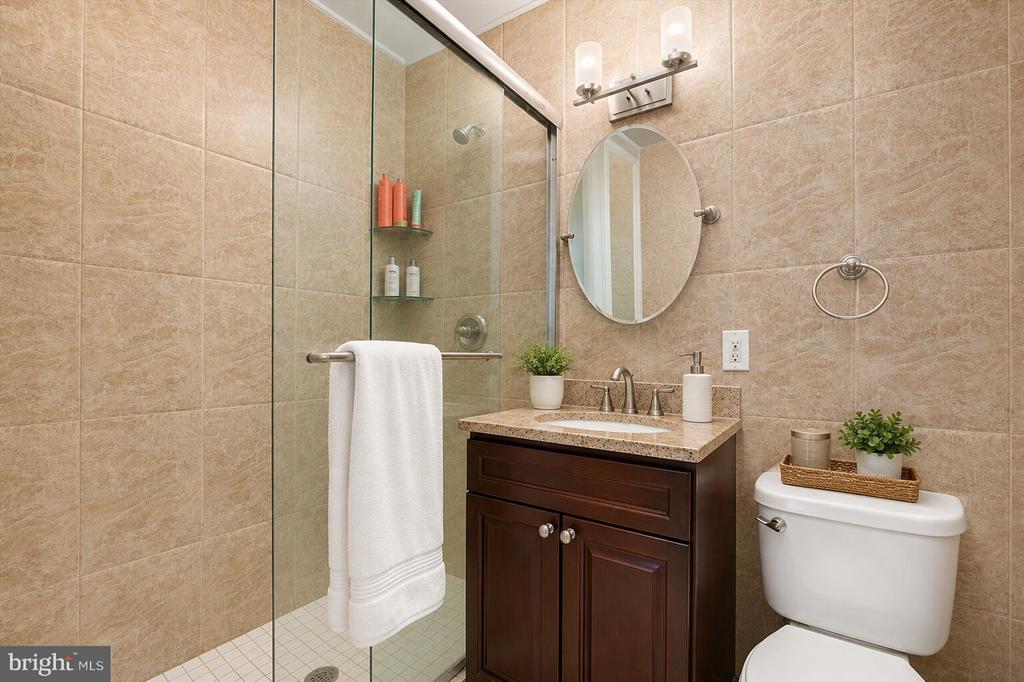738 S 11TH STREET Unit: 2F