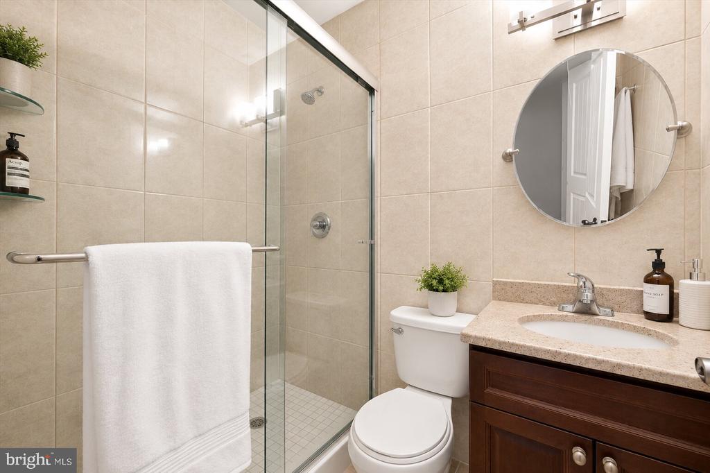 738 S 11TH STREET Unit: 2F