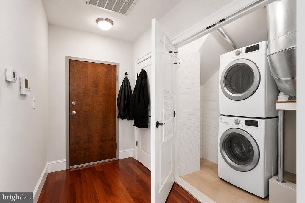 738 S 11TH STREET Unit: 2F