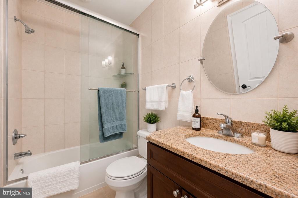 738 S 11TH STREET Unit: 2F